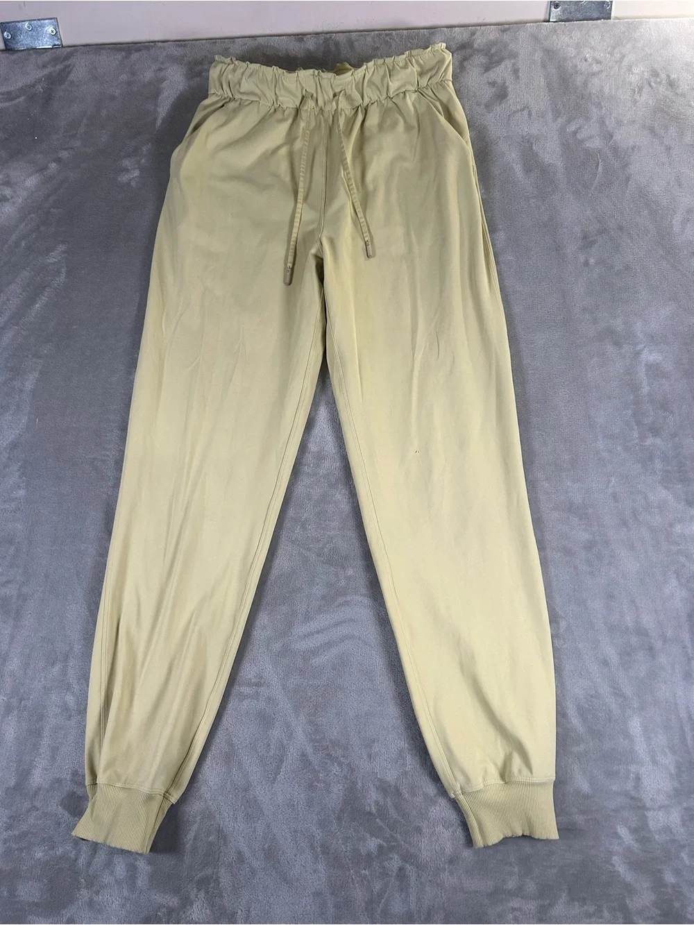 Lululemon stretch high rise on the fly Pale Yellow Joggers - Picture 2 of 11